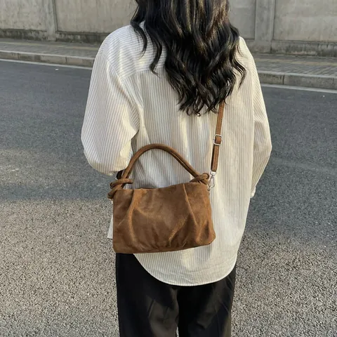 Bolso Dumpling Fruncido de Gamuza Sintética Vintage para Mujer Con Asa de Nudo Bolso de Hombro Cruzado Color Sólido