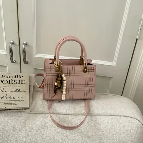 Borsa a Mano Vintage Trapuntata a Quadri da Donna in Ecopelle Piccola Borsa a Tracolla Quadrata Con Pendente in Perline di Legno Elegante Borsa a Spalla