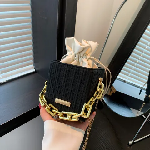 Damen Gewebte Beuteltasche Goldene Klobige Kette Griff Kordelzug Innenfach Lässige Umhängetasche PU Leder Box Tasche