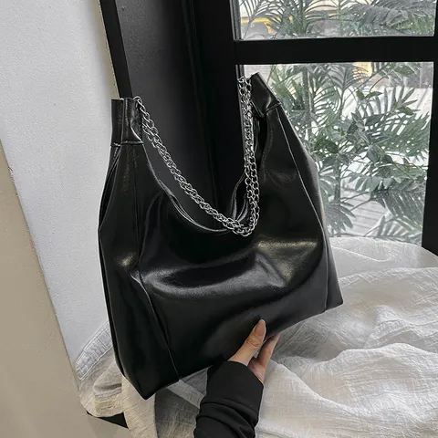 Borsa Tote da Donna in Pelle PU di Grande Capacità Borsa Hobo Casual da Pendolare Con Catena in Metallo Argentato