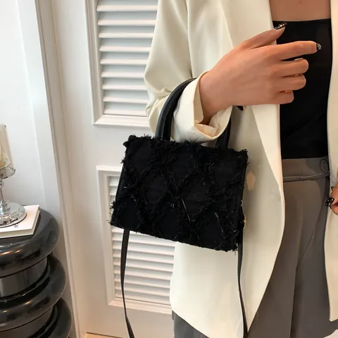 Fashion Tassel Quilted Crossbody Bag For Women Textile PU Leather Handbag With Adjustable Shoulder Strap Daily Square Purse