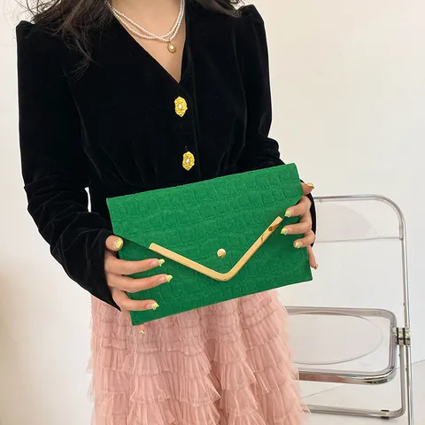 Women Crocodile Pattern Envelope Clutch Bag Elegant V-Shaped Metal Edge Handbag For Evening Party Wedding Minimalist Purse