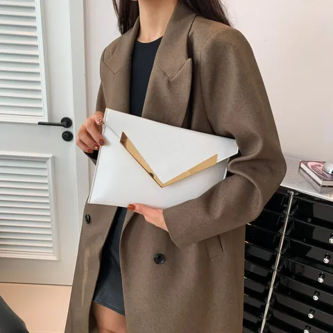 Pochette Enveloppe en Cuir PU pour Femme Matelassée Chevron avec Décoration en Métal en V Sac de Soirée Simple Rétro Grande Capacité Portefeuille