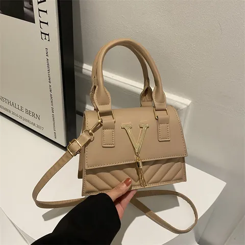 Borsa a Tracolla in Pelle PU alla Moda per Donna Trapuntata a V Logo V in Metallo Nappa Borsa a Mano Piccola Quadrata Con Tracolla Regolabile