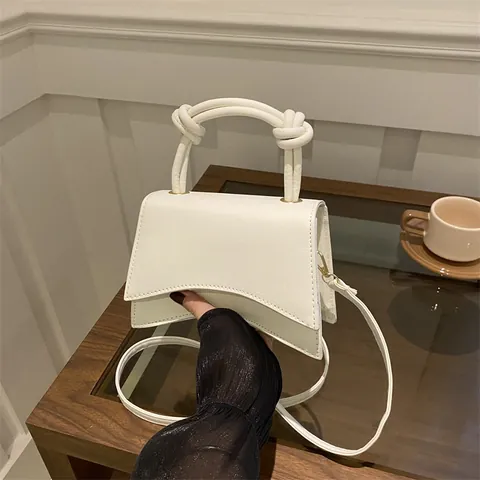 Élégant Sac à Main Femme en Cuir PU Avec Base Incurvée Poignée Nouée Sac Bandoulière Petit Sac Carré Pour Le Quotidien