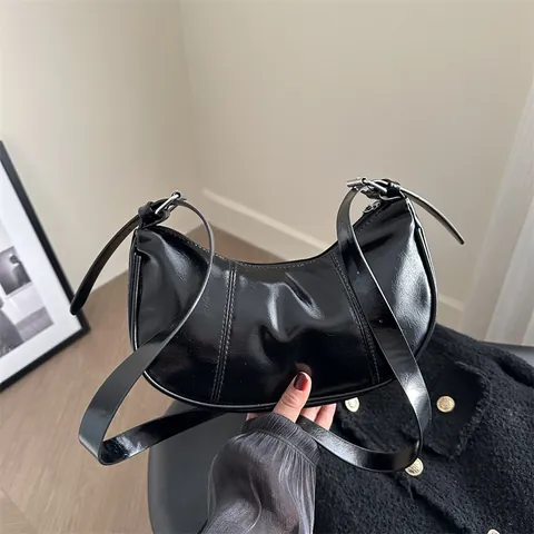 Bolso de Media Luna de Cuero PU Brillante Vintage para Mujer Color Sólido Correa Ajustable Bolso de Axila Tendencia Calle