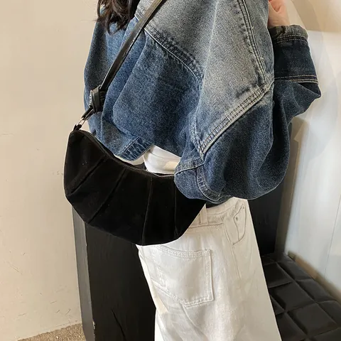 Borsa a Spalla Donna Retrò Effetto Scamosciato Pieghe Luna Minimalista Ecopelle Borsa a Tracolla Moda Dumpling Bag Versatile