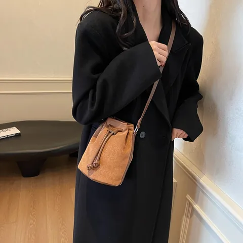 Borsa a Secchiello in Camoscio Retro Con Coulisse per Donna Piccola Borsa a Spalla Tracolla Minimalista Casual Quotidiana Marrone Nero