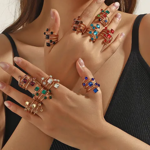 Boheemse Meerlaagse Spiraal Sjaalring Voor Dames Vintage Zinklegering Ingelegde Strass Sjaalgesp Veelzijdige Mode Sieraden