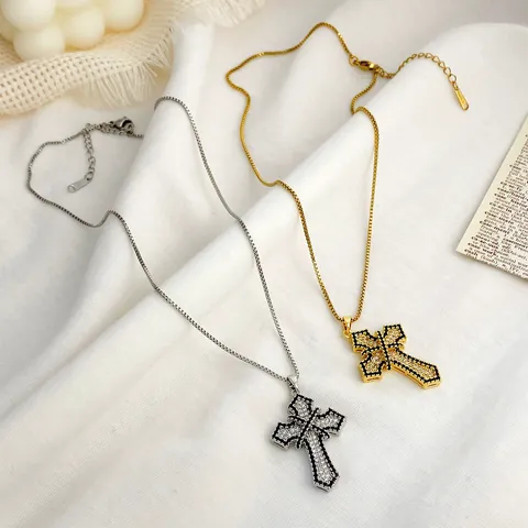 Vintage Zirconia Cross Pendant Necklace Titanium Steel Box Chain Copper Jewelry For Women Sweet Cool Clavicle Chain Necklace