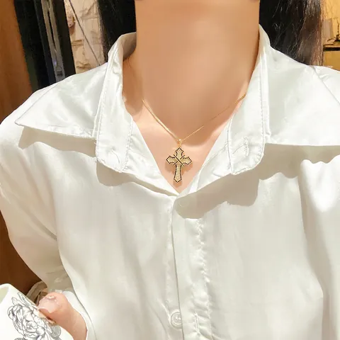 Vintage Zirconia Cross Pendant Necklace Titanium Steel Box Chain Copper Jewelry For Women Sweet Cool Clavicle Chain Necklace