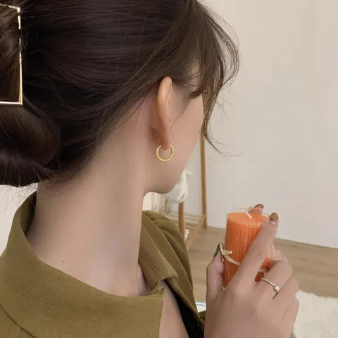 Koreanische Minimalistische Edelstahl Creolen Für Damen Mit Sternenprägung Diamantschliff Textur Kreis Titanstahl Schmuck