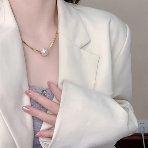 French Double Layer Snake Chain Necklace With Large Shell Artificial Pearl Pendant Titanium Steel Clavicle Chain For Women Jewelry
