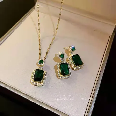 Vintage Emerald Green Zircon Pendant Necklace For Women Elegant Titanium Steel Gold Plated Rectangular Red Zircon Jewelry Banquet Gift