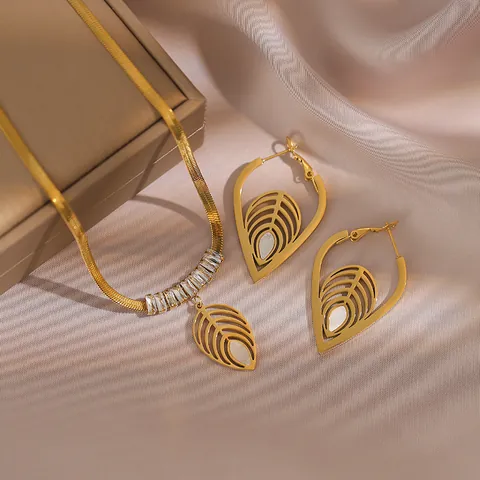 Elegant Gold Plated Stainless Steel Jewelry Set Hollow Leaf Mother Of Artificial Pearl Zirconia Necklace Earrings For Women Party