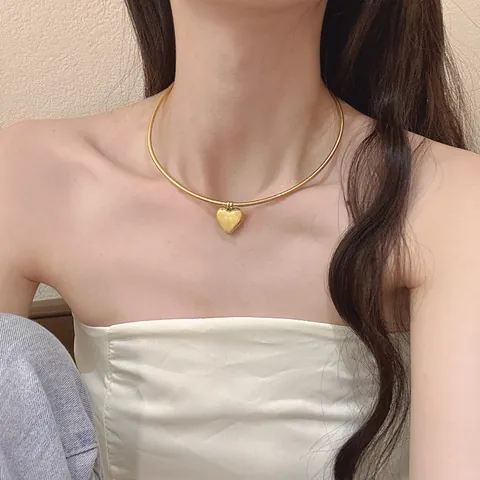 Minimalist Stainless Steel Snake Chain Choker Necklace With Heart Pendant For Women Fashion High Polish Jewelry Accessory