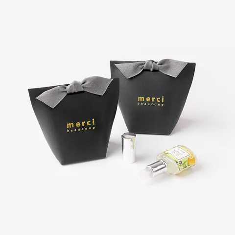 Scatola Regalo Nera in Stile Coreano con Stampa in Oro Fiocco di Nastro Merci Beaucoup Testo Francese per Matrimonio Festa