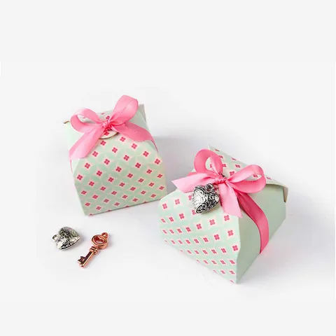 Cajas de Regalo de Cartón 300g Vintage Floral Pequeña Caja de Papel Plegable Con Lazo de Satén Para Caramelos Jabón Boda Fiesta