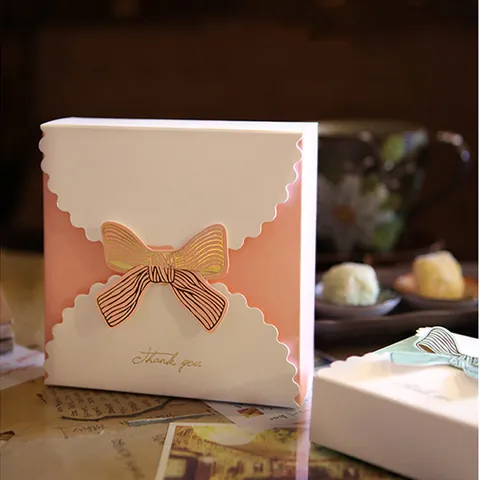 Scalloped Edge Cardboard Gift Box With Bow Thank You Bronzing Square Packaging Case For Wedding Party Favor Candy Baking