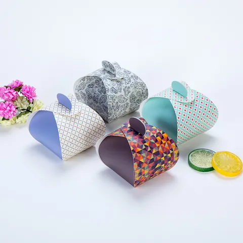 Elegant Korean Style Paperboard Gift Container With Ribbon Triangle Geometric Pattern Party Favor Packaging Candy Treat Holder