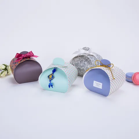 Elegant Korean Style Paperboard Gift Container With Ribbon Triangle Geometric Pattern Party Favor Packaging Candy Treat Holder