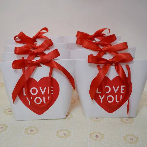 Valentine's Day Gift Packaging Handbag With Red Heart Satin Ribbon Bow For Wedding Party Love You Pattern Paper Gift Bag