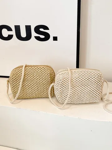 Women Summer Mini Hand-woven Straw Crossbody Bag Pastoral Style Small Square Beach Holiday Messenger Bag With Zipper Closure