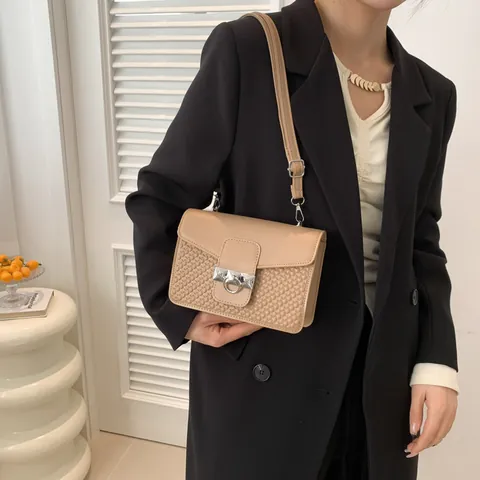 Women Vintage PU Leather Small Square Crossbody Bag Embossed Heart Texture Shoulder Bag With Metal Ring Buckle Handbag