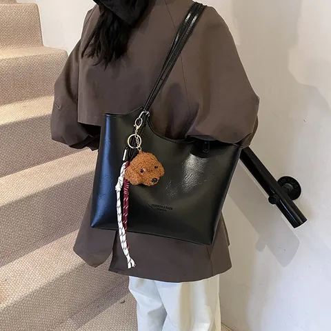 Women Retro PU Leather Tote Bag Large Capacity Commuter Shoulder Bag Vintage Handbag With Puppy Plush Pendant Decoration