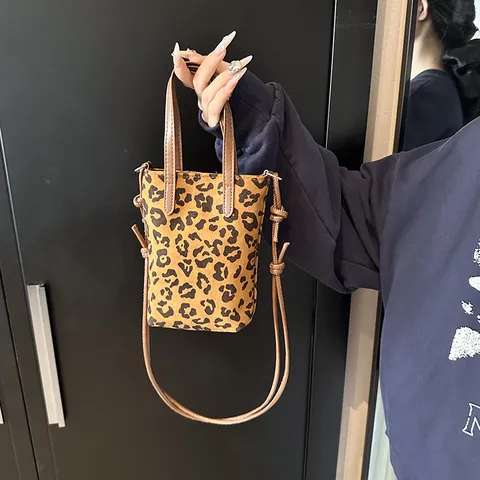 Vintage Leopardenmuster Mattiertes PU Leder Handytasche Mini Vertikale Umhängetasche Mit Doppelgriffen Für Damen