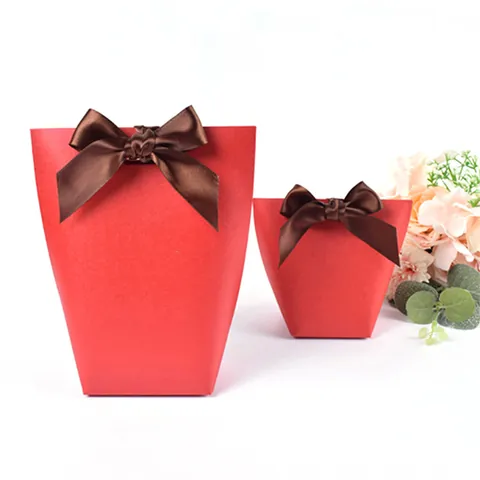 Elegante Scatola Regalo in Carta Perlata Rossa per Matrimonio Caramelle Stampa a Caldo Merci Beaucoup Pieghevole Con Fiocco