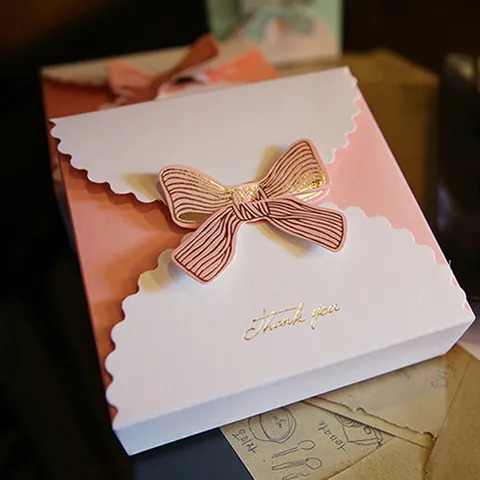 Square White Cardboard Gift Box With Wave Edge Bow Gold Stamping Thank You For Wedding Candy Cookies Baking Packaging Case