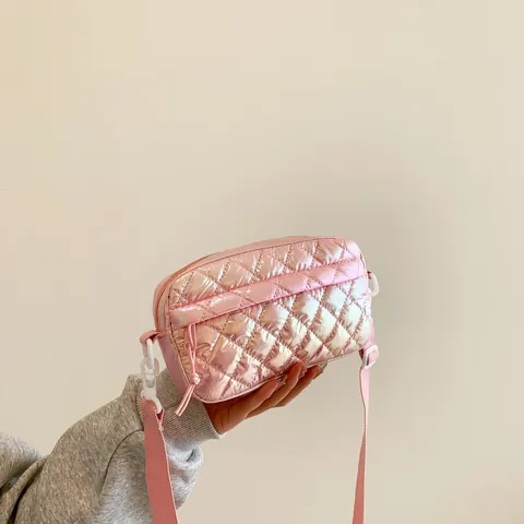 Borsa a Tracolla Olografica Cangiante da Donna Trapuntata a Diamante in Pelle PU Leggera Y2K Fashion Piccola Borsa Quadrata per Telefono