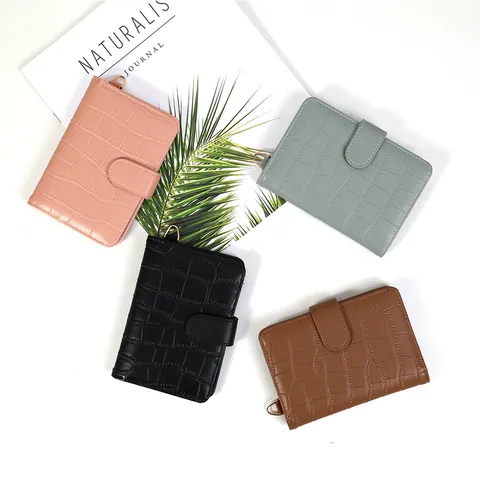 Portable Crocodile Pattern PU Leather Passport Holder Wallet For Women Men Travel Document Organizer Card Case With Wristlet