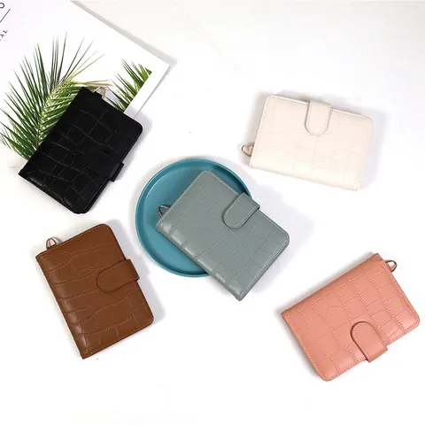RFID Blocking Crocodile Pattern PU Leather Passport Holder Travel Wallet With Wristlet For Men Women Portable Card Case