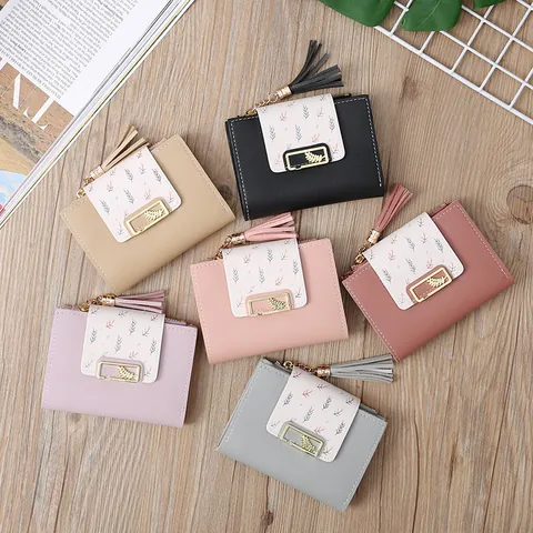 Damen Kurze PU-Leder Brieftasche Mit Blattmuster Mehrere Kartenfächer Mini Münzbörse Mit Quastenanhänger Urban Minimalistisch Bifold Wallet