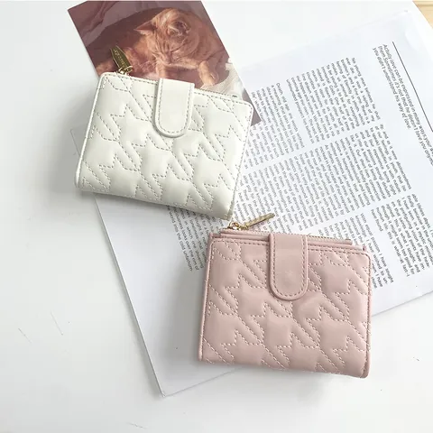 Women's Korean Style Star Quilted PU Leather Short Bi-Fold Wallet With Gold Zipper Coin Pocket Snap Closure Card Holder Purse