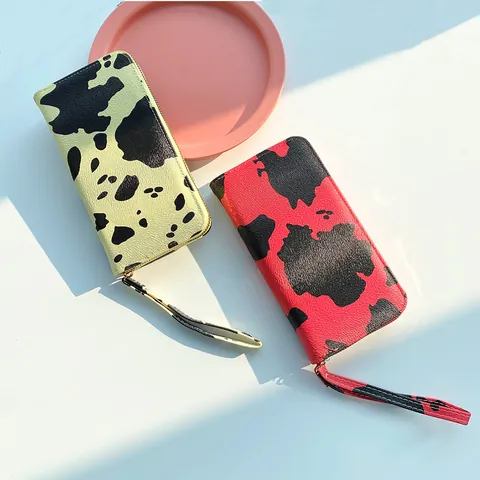 Portafoglio Lungo con Cerniera da Donna con Stampa Mucca in Pelle PU Frizione a Grande Capacità con Cinturino da Polso Porta Carte