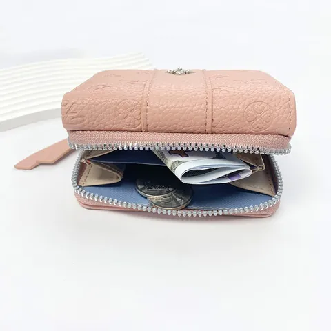 Women Fashion Short Wallet PU Leather Litchi Pattern Embossed Clover Rhinestone Zipper Coin Purse Card Holder Ladies Elegant Trifold Wallet