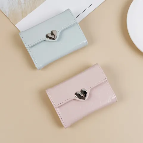 Damen Mini Brieftasche Aus PU Leder Mit Riss-Textur Herz-Metallschnalle Kartenhalter Kleine Dreifach Gefaltete Geldbörse