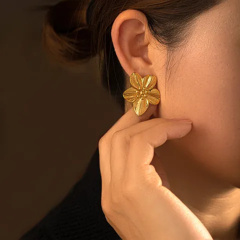 Vintage 18K Gold Plated Stainless Steel Flower Leaf Stud Earrings For Women Retro Botanical Metal Textured Jewelry Earring