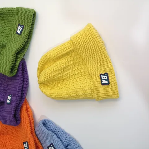 Cable Knit Beanie Acrylic Winter Warm Cuffed Hat Solid Color Letter Patch Trendy Outdoor Round Top Skull Cap For Women Men