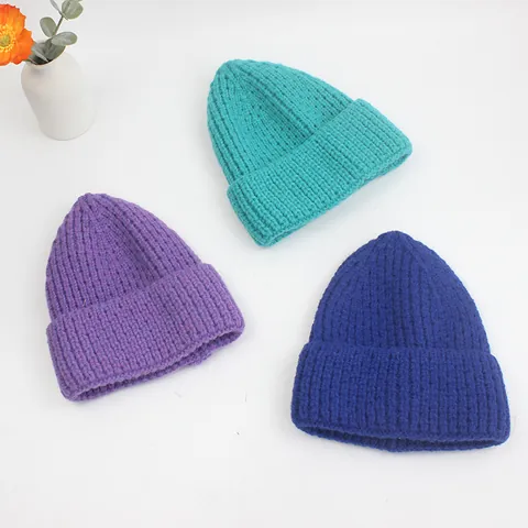 Bonnet en Tricot Acrylique Épais d'Hiver pour Femme Chaud à Revers Nervuré Couleur Unie Décontracté Skull Cap Accessoire Thermique d'Extérieur