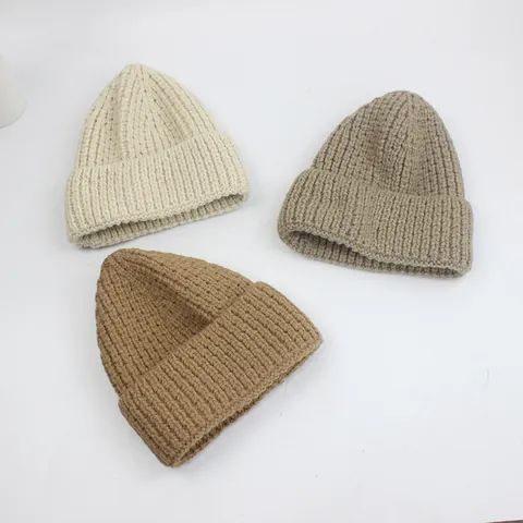 Bonnet en Tricot Acrylique Épais d'Hiver pour Femme Chaud à Revers Nervuré Couleur Unie Décontracté Skull Cap Accessoire Thermique d'Extérieur