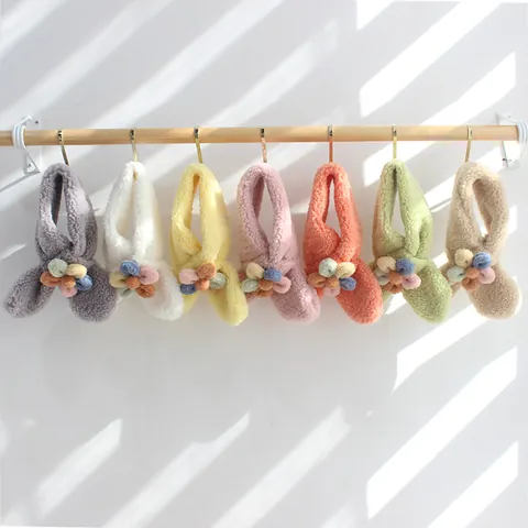 Kinder Süßer Plüschschal mit Blumen Verdickter Lammwoll-Gefühl Winter Warmer Halswärmer für Kinder Mädchen Jungen Weiche Dekorative Wickel