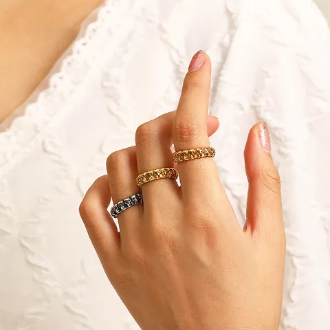Anillo de Acero de Titanio con Relieve de Calavera Gótica Vintage Estilo Punk Hip Hop Anillo de Banda con Patrón de Calavera 3D Joyería para Mujer Regalo de Fiesta