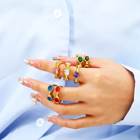 Bague Ondulée en Acier Inoxydable Style Cour Rétro Avec Zircone Ovale Colorée Incrustée Or Luxe Bijoux Femme Cadeau
