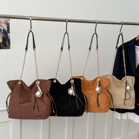 Vintage Faux Suede Large Capacity Tote Bag For Women Solid Color Drawstring Shoulder Bag With Gold Chain Strap Retro Underarm Bag