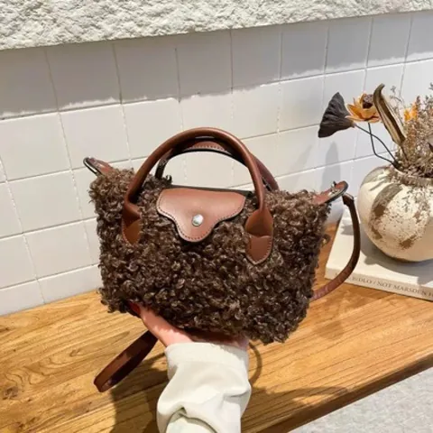 Fashion Faux Lamb Wool Plush Splicing PU Leather Shoulder Bag For Women Autumn Winter Dumpling Bag Commuting Crossbody Purse