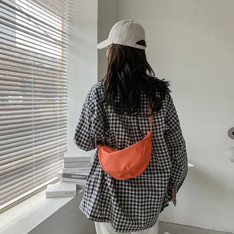 Sac Bandoulière Femme Minimaliste en Nylon Croissant Léger Imperméable Tissu Oxford Sac Épaule Dumpling Décontracté Voyage Sangle Réglable